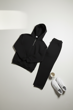 wiqys regular black flatlay 01